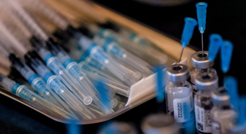 Германия препоръча бустерна доза ваксина за децата от 12 до 17 г.