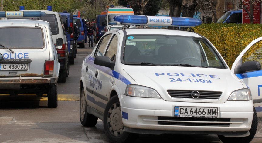 Тежка катастрофа: Шофьор без книжка изпрати двама в реанимация