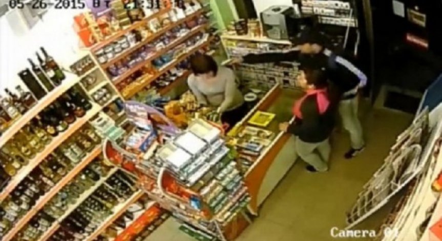 Разкрити са извършителите на нагъл грабеж в денонощен магазин в столицата