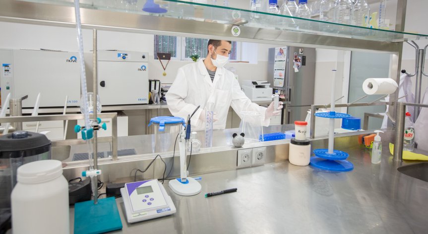 Все още не са докладвани случаи на заразяване на хора.