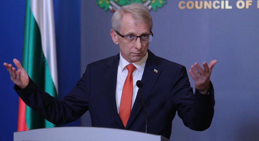 Машината заби преди гласуването на Денков: Няма добра координация, ЦИК има особена отговорност