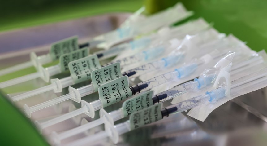 Странични ефекти след ваксинацията с Ковид-19: Какво показват числата?