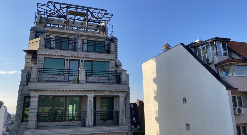 Спазват ли се разрешенията за строителство в сезона на ремонтите?