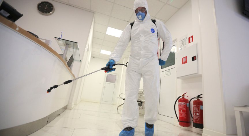 Защо коронавирусът преминава по-тежко от свинския грип?