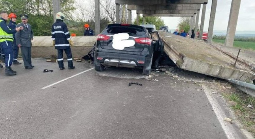 Състоянието на майката и дъщерята, пострадали на пътя Девня-Суворово, остава тежко