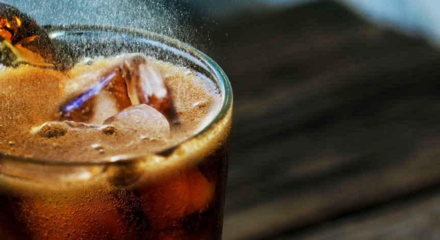 Внимавайте: Любима напитка води до подуване на стомаха