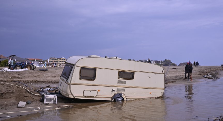 Близо 400 000 лв. са събрани за възстановяването на Царево след потопа