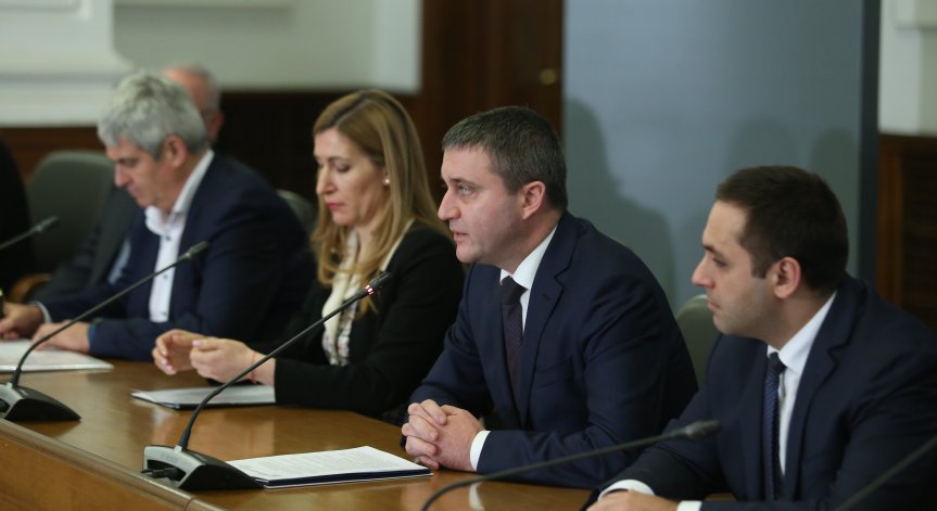 Горанов и Ангелкова се връщат като депутати в НС?