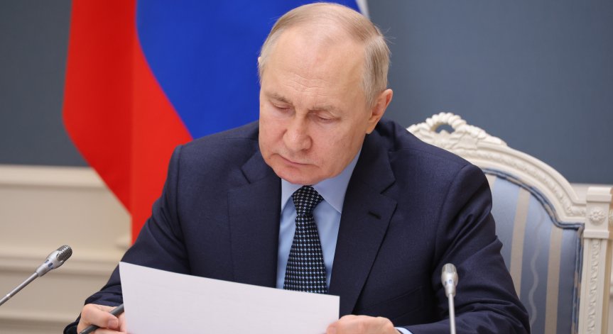 Работете повече! В Русия налагат 6-дневна работна седмица, компенсират санкциите