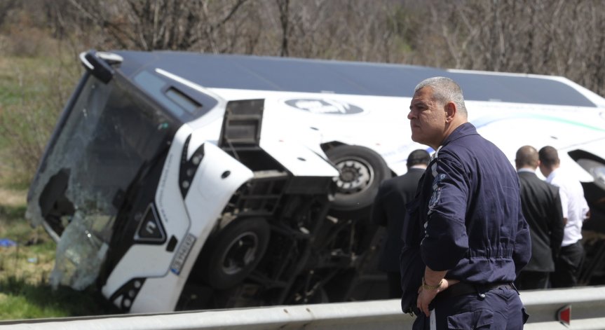 По закон: Пътниците в автобус - задължително с колани