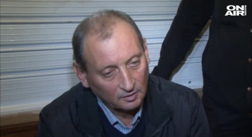 Оставиха под домашен арест директора, обвинен в блудство с ученичка