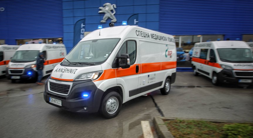 Двама пострадали при тежка верижна катастрофа на АМ 