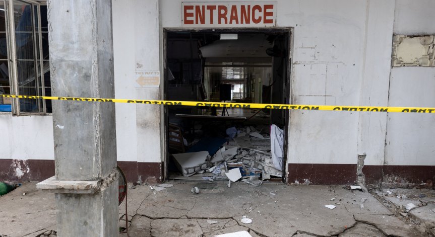 Силно земетресение с магнитуд 6,1 разтресе Филипините