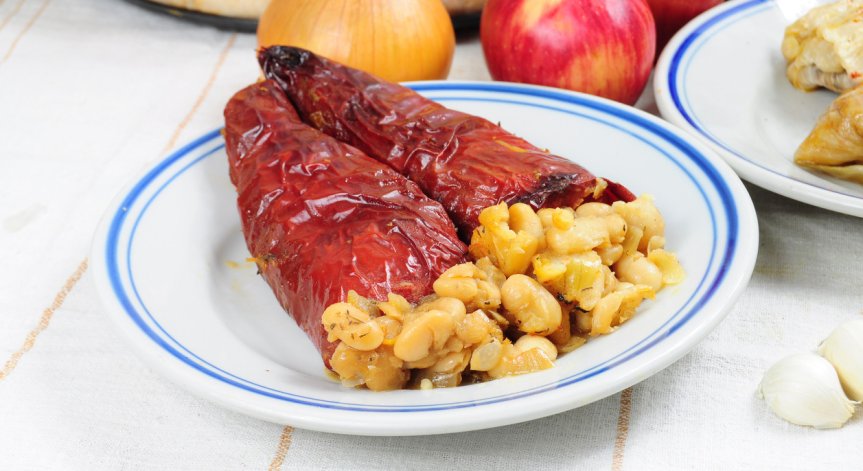 Рецепта за Бъдни вечер: Пълнени чушки с боб