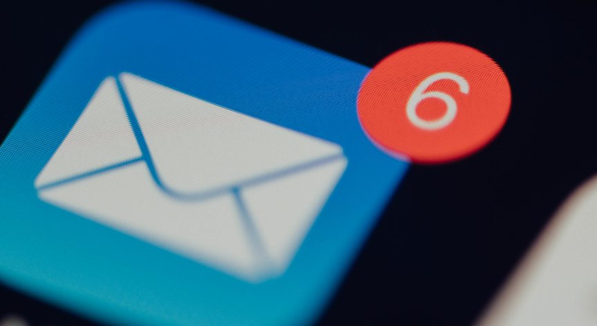 Опасен бъг в Google Messages праща стари лични съобщения на грешните хора