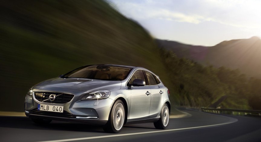 Новото Volvo V40 ще дебютира в Женева