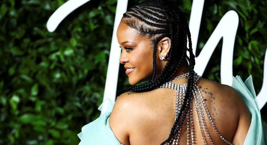 Риана подготвя документален филм за феновете си