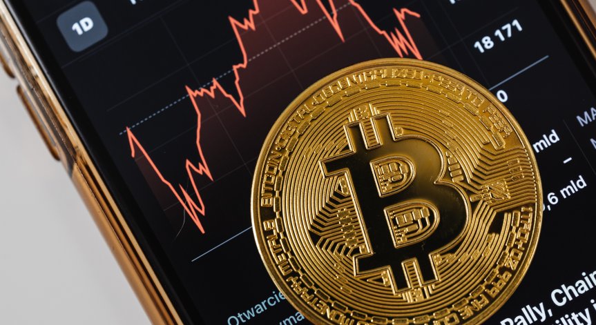 Криптопазарът се срива? Цената на биткойна продължава да върви надолу