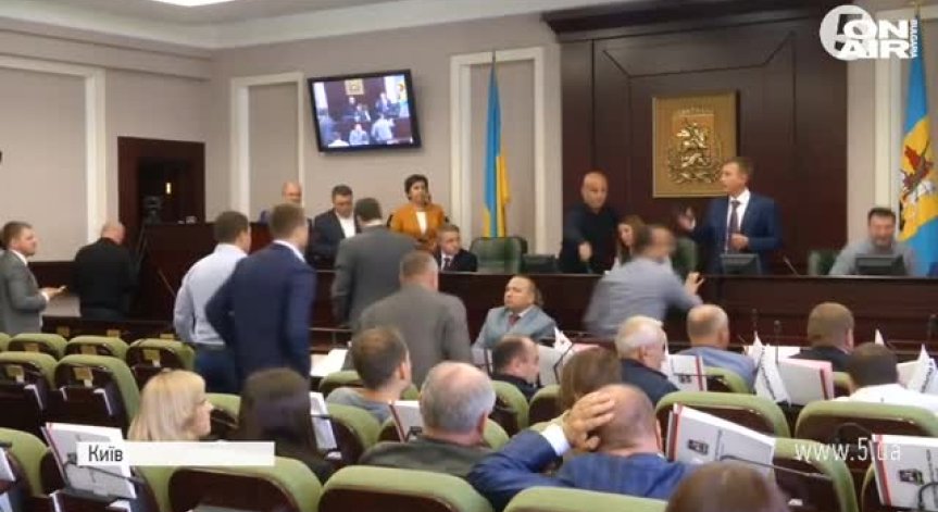 Бой в Киев завърши с нокаутиран депутат