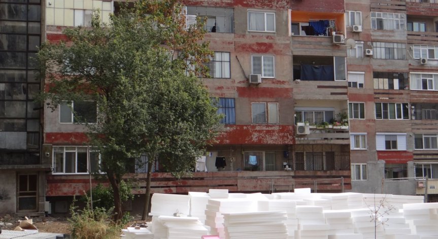 Има 1,4 млрд. лв. за саниране, за колко сгради ще стигнат парите?