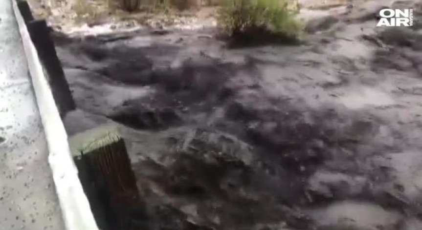 След унищожителните пожари в Калифорния, проливни дъждове заляха щата