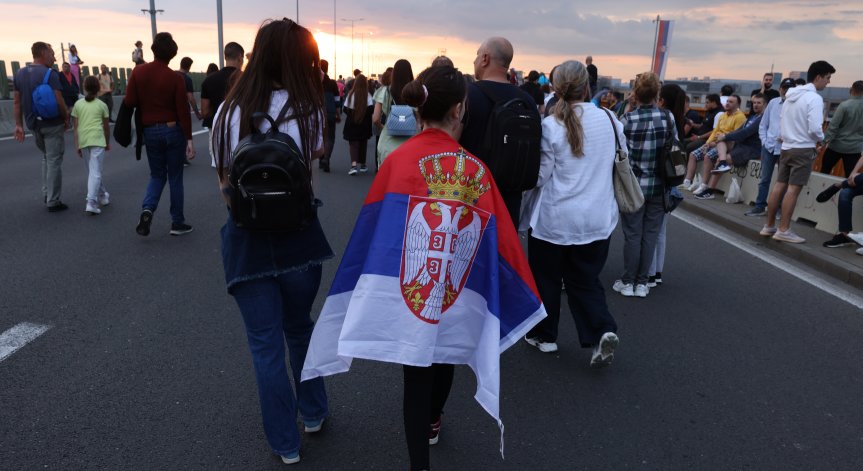 Сърбите отново на протест: Поемете отговорност за стрелбите или ще блокираме пътища