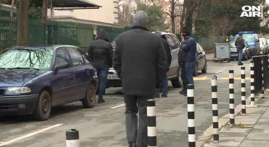 Откриха колата, от която стреляха по данъчния инспектор