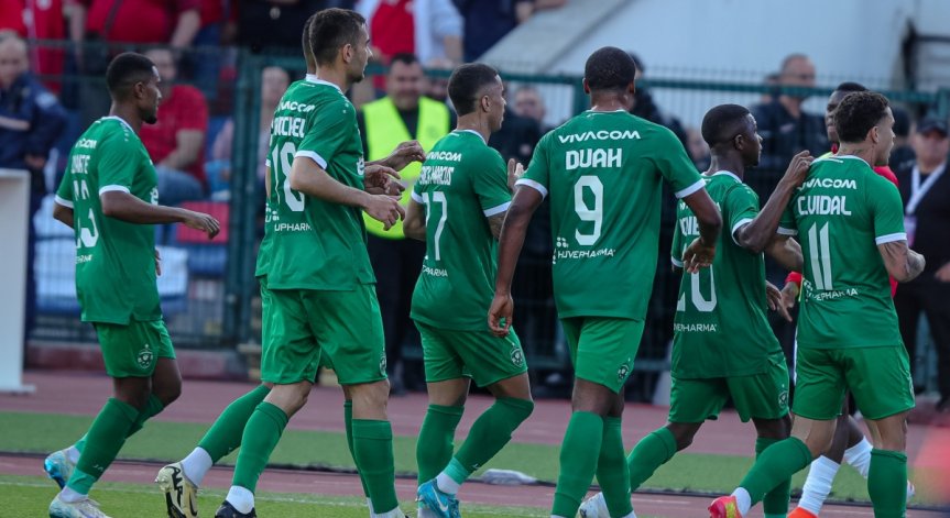 Срещата се игра 105 минути, като първата част беше със стандартно времетраене, а втората - 60 минути.