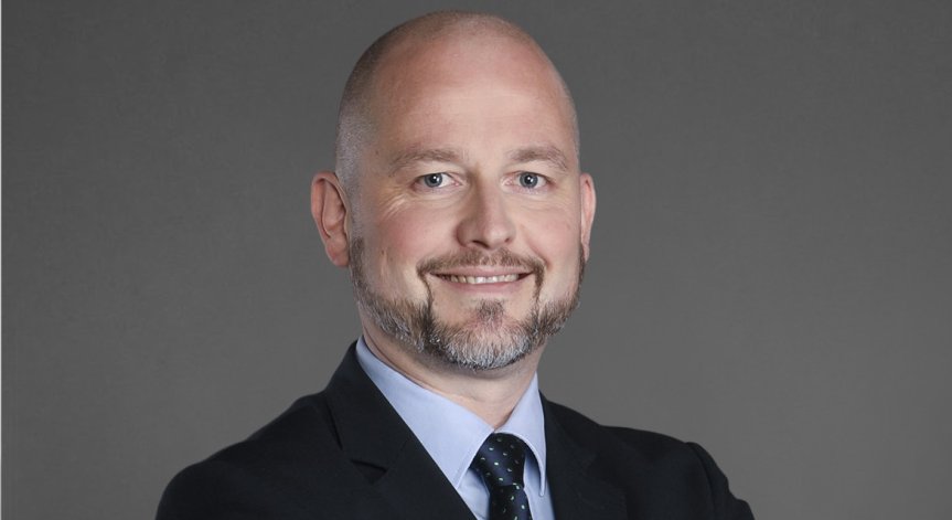 Ще води лекции в магистърската програма Бизнес мениджмънт и маркетинг.