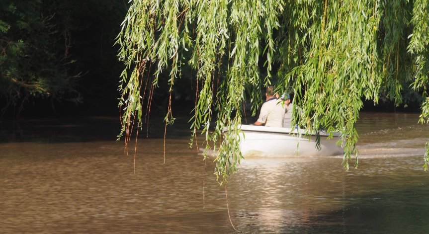 Продължава издирването на двете изчезнали деца в язовир 