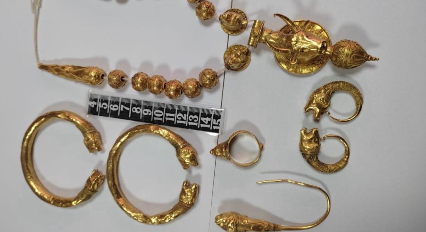 Иззеха над 500 антични предмета с културна ценност, приготвени за черния пазар