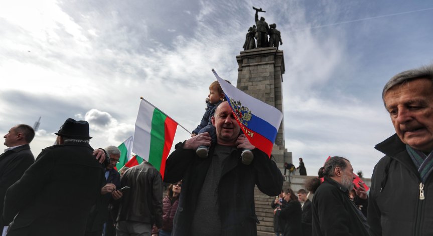 Захарова разкритикува Гълъб Донев заради Паметника на Съветската армия