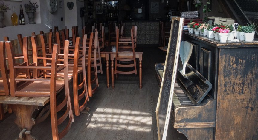 Южна Корея затвори над 2100 заведения само седмица след като отвориха