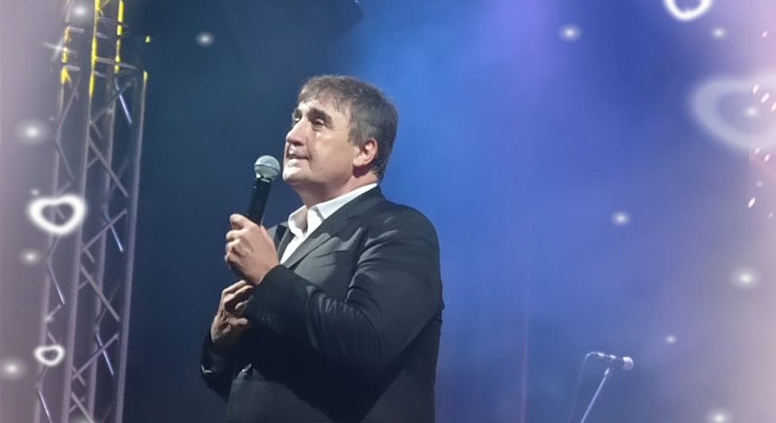 Почина майката на Веселин Маринов, певецът отлага всичките си концерти