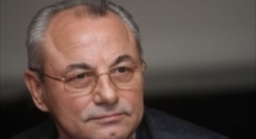 Почетният лидер на ДПС Ахмед Доган ще получи повече права