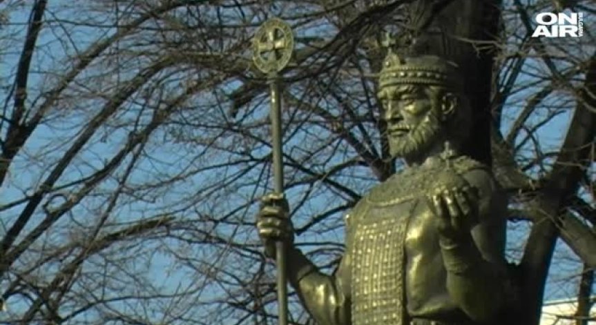 Видинчани с паметник на цар Срацимир