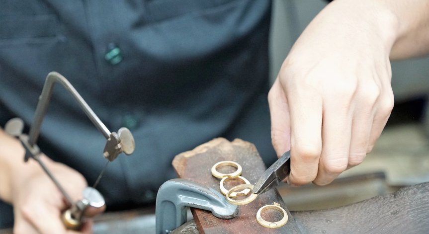 Енергийната криза свива производството на коли, возилата ще са с милион по-малко