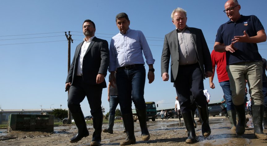 Последиците от наводненията в Гърция шокираха еврокомисаря по земеделието