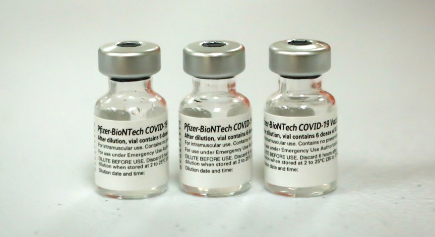 Pfizer и Moderna ще доминират на пазара за ваксини през 2022 г.