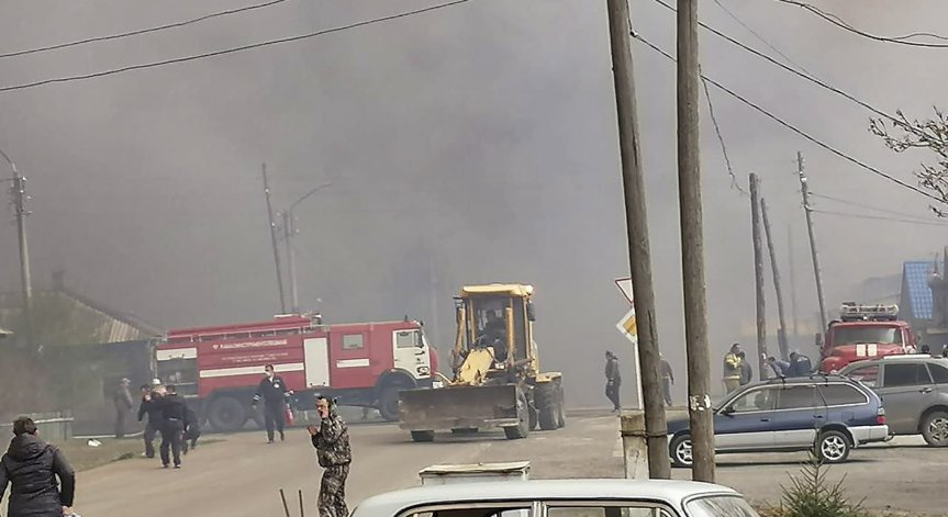 Пожарите в Сибир не стихват, затворници помагат в гасенето