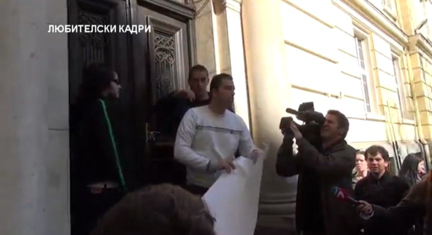 Орешарски към окупаторите на СУ: Готов съм за диалог!