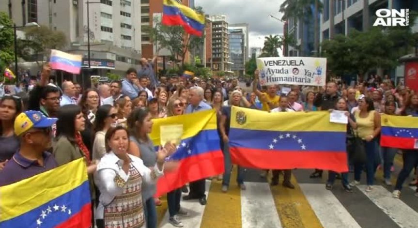 Стотици хиляди венецуелци поискаха оставката на Мадуро