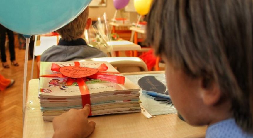 Родителите решават дали да върнат учениците в клас с тестове