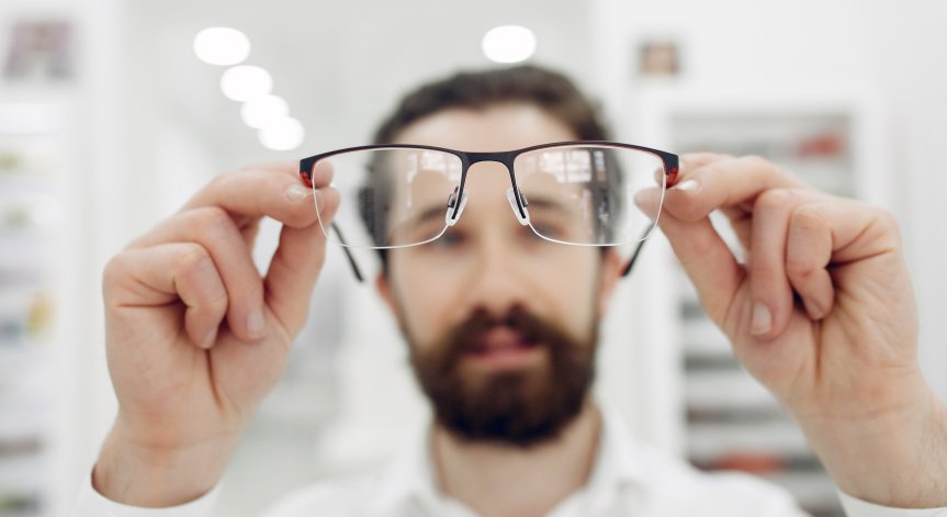 Не трябва да носим очила, които не пасват на нуждите ни