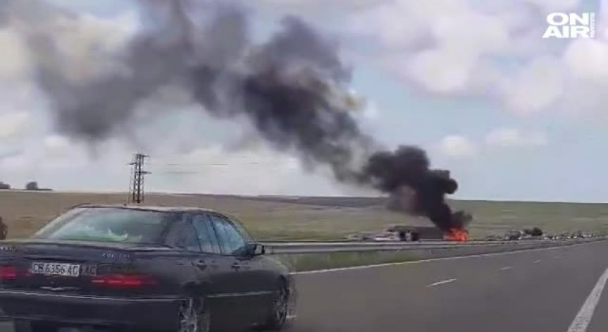 Лек автомобил се запали на АМ 