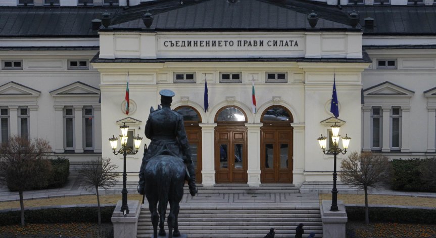 Депутатите гласуват проект в подкрепа на членството на Украйна в НАТО