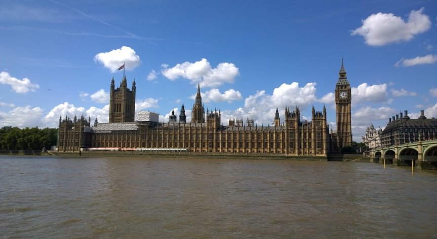 Затвориха британския парламент