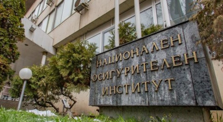 От февруари миналата година до края на януари на тази година той е 1667 лв.