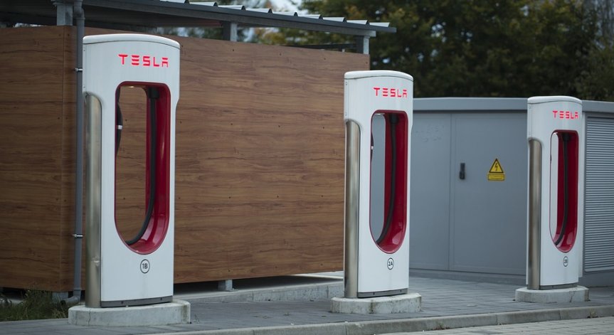 Tesla вече се зарежда за 5 минути
