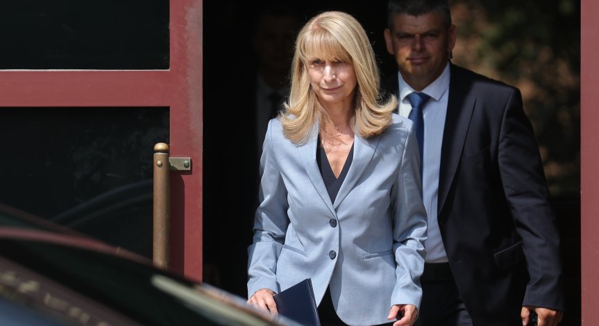 Горица Грънчарова-Кожарева има още няколко дни за кабинета.